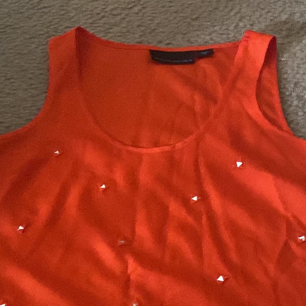 Designed Tank-Top - Picture 2 of 5